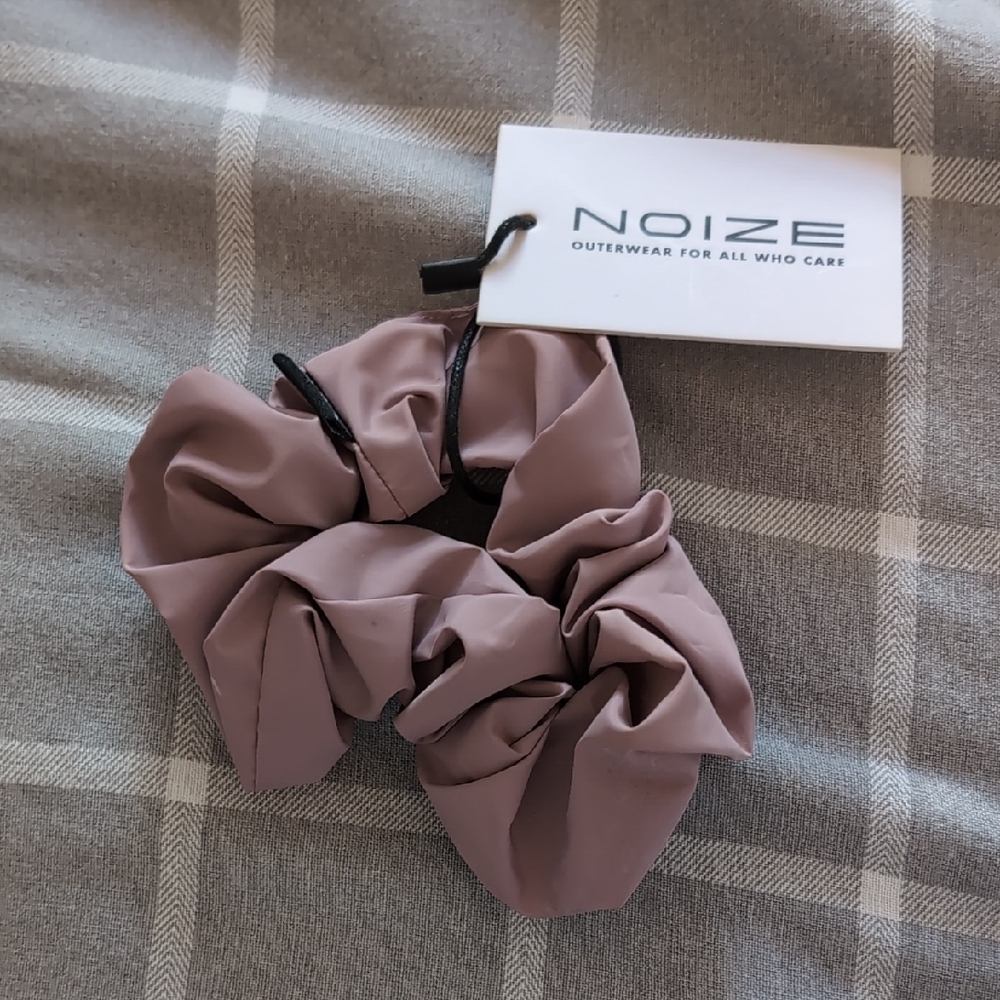 NWT NOIZE Oversized Scrunchie Rose Pink